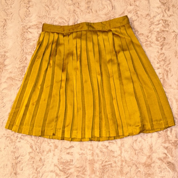 GAP Dresses & Skirts - Gap skirt size 0